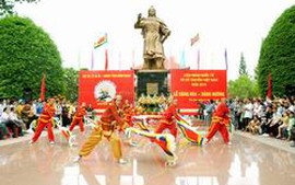Bắn pháo hoa Liên hoan quốc tế Võ cổ truyền Việt Nam lần thứ IV